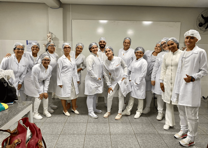 Explorando-a-complexidade-anatomica-aula-pratica-de-cabeca-e-pescoco-com-academicos-de-odontologia-1